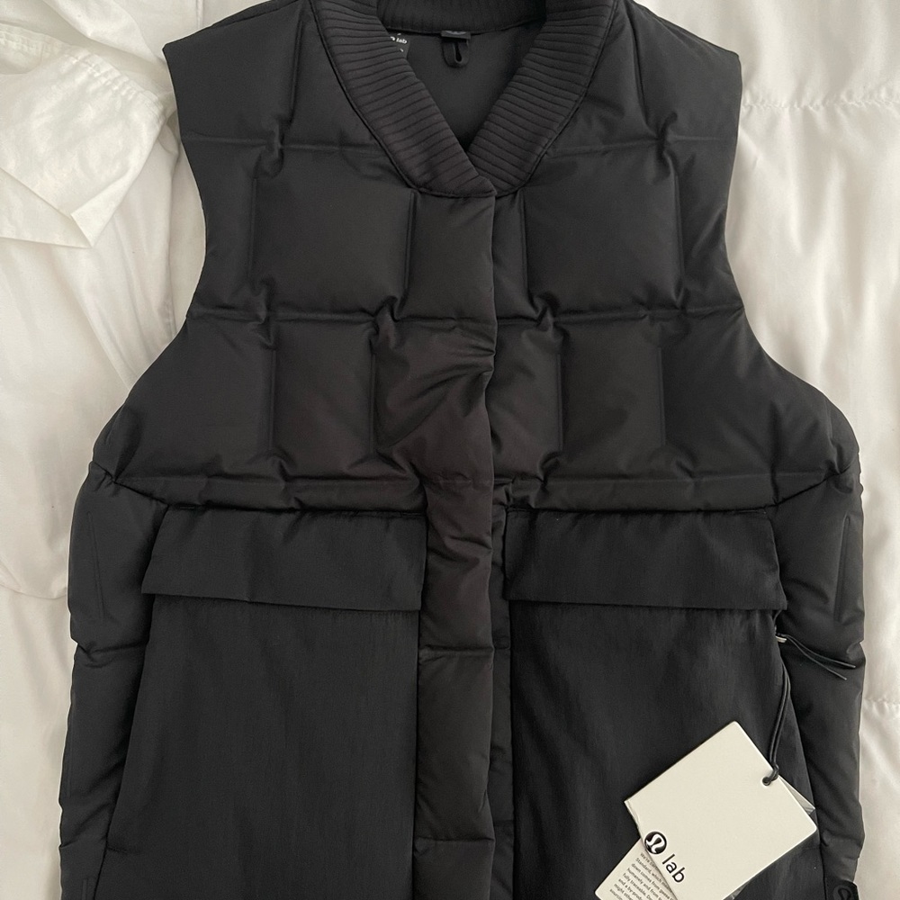 Lululemon Lab Geo quilted down vest size 2❣️Super stylish-only worn a few times✨